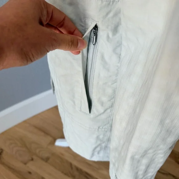 Marmot Women's Hooded Ski Jacket in Creamy Grey - Picture 10 of 16